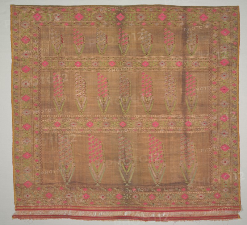 Fragment of a Sari, 1700s - 1800s. India, Aurangabad ?, 18th-19th century. Brocade; overall: 99.1 x 105.4 cm (39 x 41 1/2 in.)