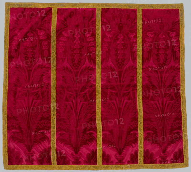 Altar Hanging, 1600s. Italy, 17th century. Velvet; overall: 114.9 x 129.5 cm (45 1/4 x 51 in.).
