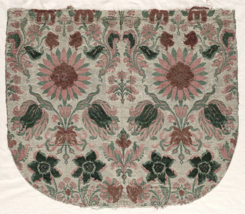 Chaperon (Hood), late 17th century. Spain, late 17th century. Silk and metal threads; overall: 45 x 52.7 cm (17 11/16 x 20 3/4 in.).