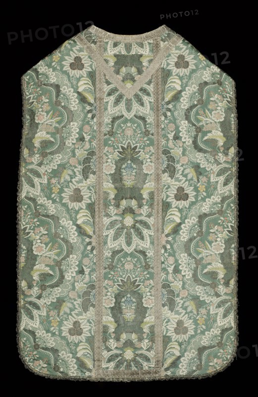 Chasuble, c. 1720s. France, Louis 14th style, 18th century. Diasper, tabby weave; silk; overall: 115.6 x 73.1 cm (45 1/2 x 28 3/4 in.).