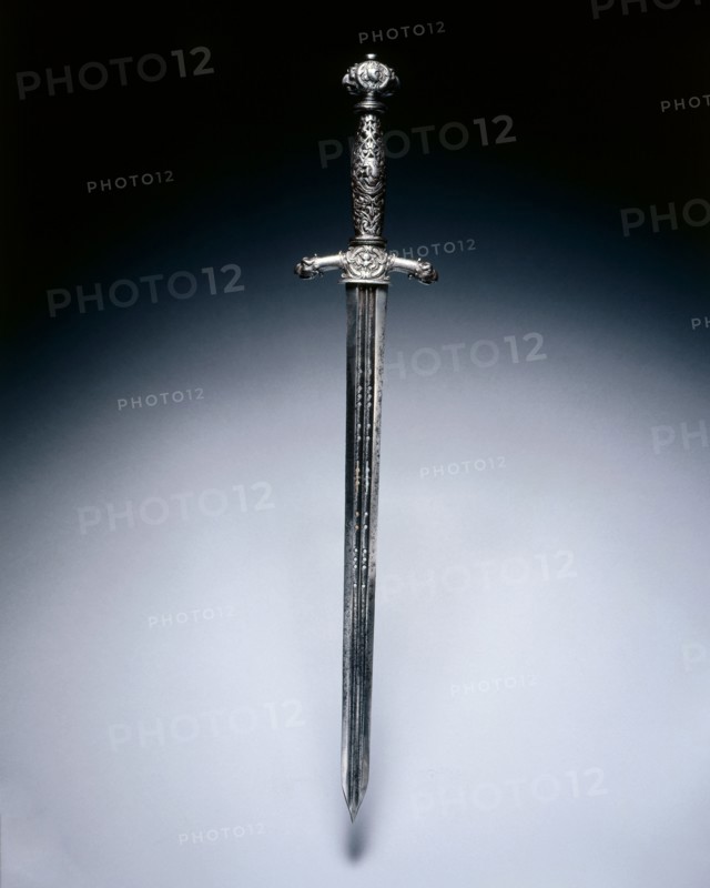 Dagger, early 1600s. Italy, early 17th century. Steel, perforated blade; openwork grip; overall: 46 cm (18 1/8 in.); blade: 32.1 cm (12 5/8 in.); quillions: 8.8 cm (3 7/16 in.); grip: 11 cm (4 5/16 in.).