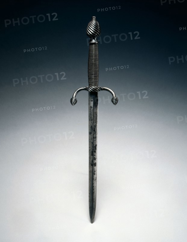 Parrying Dagger, c. 1600. Germany, early 17th Century. Steel, wire grip with arched quillions and side ring; overall: 34.6 cm (13 5/8 in.); blade: 22.7 cm (8 15/16 in.); quillions: 7.6 cm (3 in.); grip: 10.9 cm (4 5/16 in.).