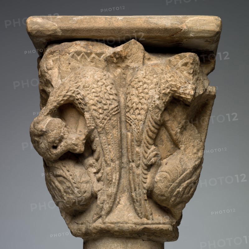 Engaged Capital with Birds and Dragons, late 1100s. Western France, Bordelais or Dordogne, late 12th Century. Limestone; overall: 28 x 26.1 x 20.7 cm (11 x 10 1/4 x 8 1/8 in.)