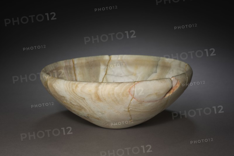 Bowl, 2770-2647 BC. Egypt, Early Dynastic Period, Dynasty 2, reign of Nynetjer or later. Travertine; diameter: 24.2 cm (9 1/2 in.); overall: 9.1 cm (3 9/16 in.).