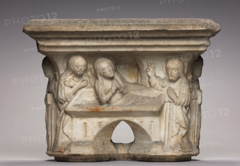 Engaged Capital, 1400s. Southern France, Abbey of Larreule, near Tarbes, 15th century. Limestone; overall: 39.4 x 53.3 x 33 cm (15 1/2 x 21 x 13 in.)