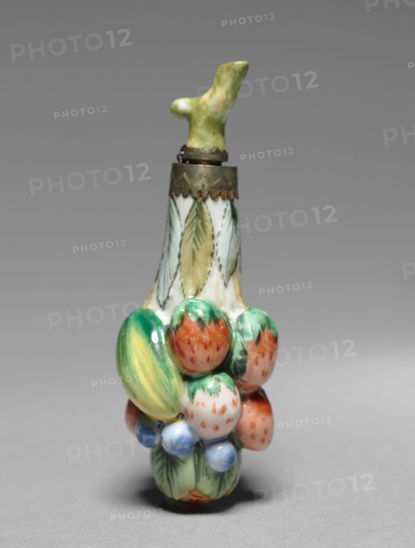 Scent Bottle, 1800s. Copy after Chelsea Porcelain Factory (British). Porcelain with gilt metal mounts; overall: 8.6 x 3.1 cm (3 3/8 x 1 1/4 in.).