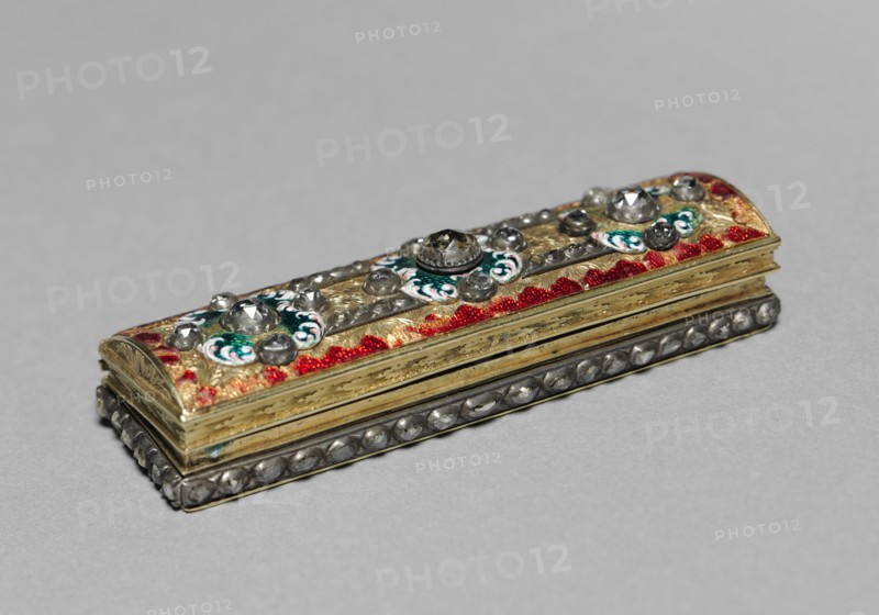 Box, 1800s ?. France, 19th century. Gilt metal, enamel, brilliants; overall: 8.3 x 2.6 x 2 cm (3 1/4 x 1 x 13/16 in.).