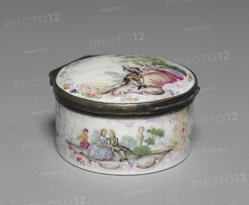 Box, 1788. Austria, Vienna, 18th century. Porcelain mounted in silver; overall: 4.2 x 8 cm (1 5/8 x 3 1/8 in.).