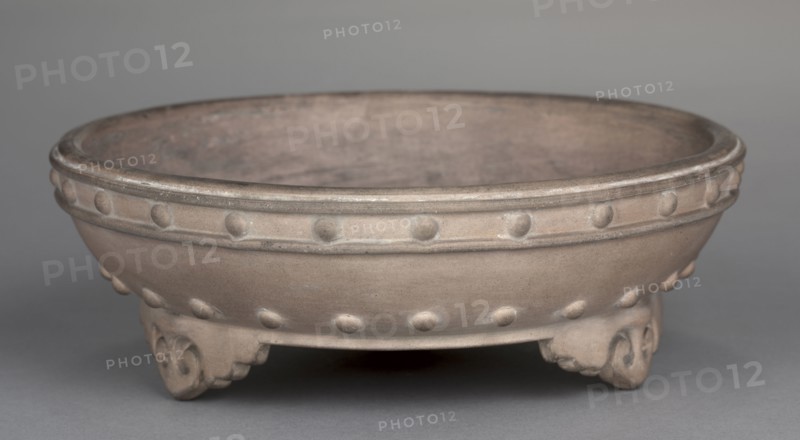 Bulb Bowl: Jun Type, Song Dynasty. Northern China, Song dynasty (960-1279). Unglazed ceramic; overall: 6.4 x 18.5 cm (2 1/2 x 7 5/16 in.).