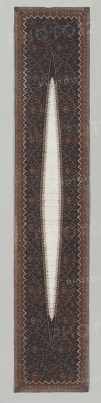 Slendang (Shoulder Cloth), 1800s - early 1900s. Indonesia, Central Java, 19th - early 20th century. Tabby weave, batik; cotton; overall: 271 x 53.3 cm (106 11/16 x 21 in.)