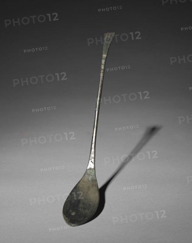 Spoon with Fish-Tail Design, 918-1392. Korea, Goryeo period (936-1392). overall: 28.2 cm (11 1/8 in.).