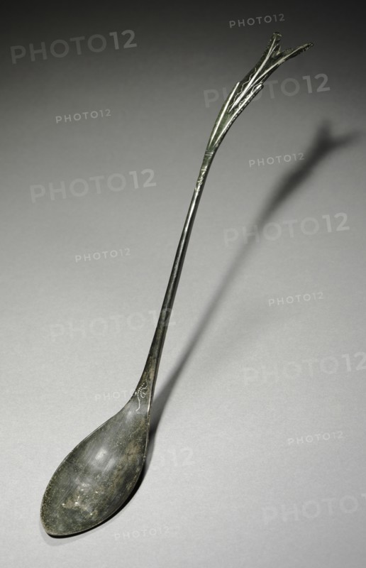 Spoon with Fish-Tail Design, 918-1392. Korea, Goryeo period (918-1392). Silver bronze; overall: 28.4 cm (11 3/16 in.).