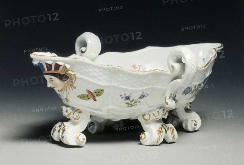 Sauceboat, 1735-56. Meissen Porcelain Factory (German). Porcelain; overall: 9.9 x 24.5 cm (3 7/8 x 9 5/8 in.).