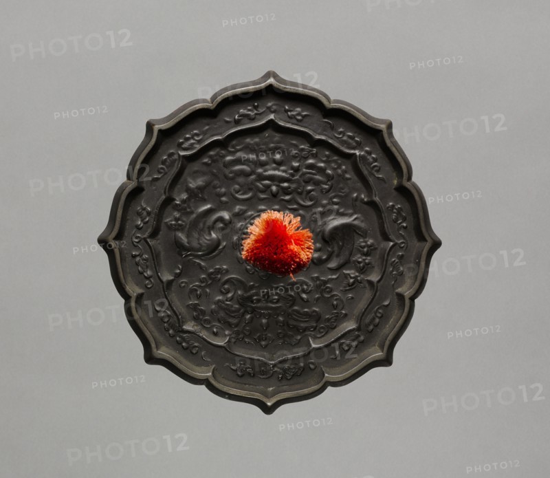 Mirror, 1185-1333. Japan, Kamakura Period (1185-1333). Bronze; diameter: 14 cm (5 1/2 in.).