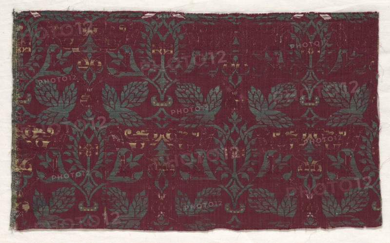 Silk Fragment, 15th century. Spain, Mudejar, 15th century. Lampas weave, silk; average: 23.5 x 39.8 cm (9 1/4 x 15 11/16 in.)