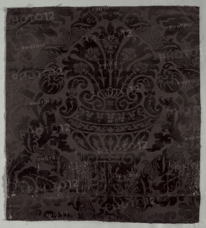 Velvet Textile, late 1500s. Italy, late 16th century. Velvet; overall: 53.2 x 48.3 cm (20 15/16 x 19 in.)