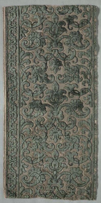 Velvet Fragment, late 1500s. Italy, late 16th century. Velvet (cut and uncut); silk; overall: 52.7 x 25.4 cm (20 3/4 x 10 in.)