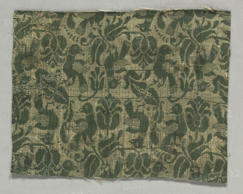 Fragment with Birds and Floral Motif, 1600s. Italy or Spain ?, 17th century. Damask, silk; overall: 25 x 31 cm (9 13/16 x 12 3/16 in.).