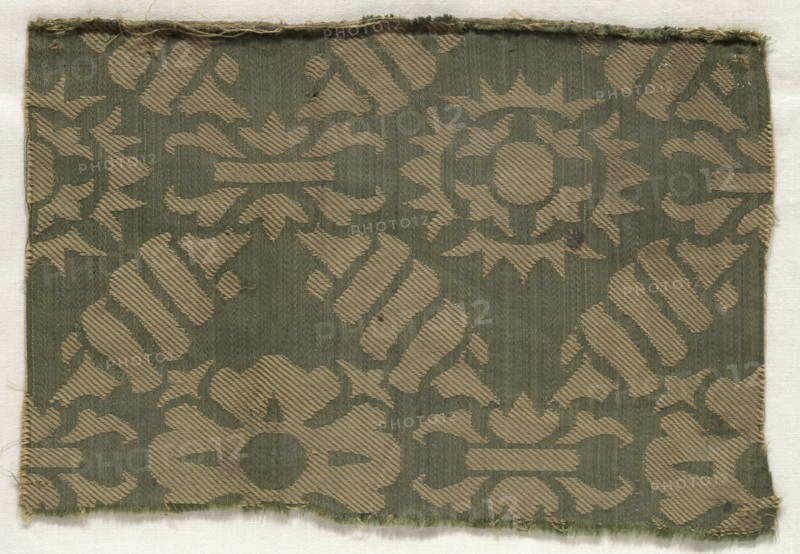Fragment, late 16th century. Spain, late 16th century. Silk damask; overall: 14 x 20.3 cm (5 1/2 x 8 in.)