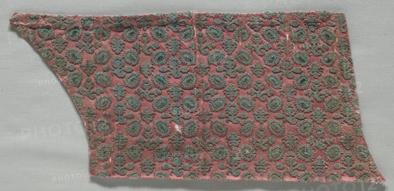 Velvet Fragment, late 1500s - 1600s. Italy, late 16th - 17th century. Velvet (cut and uncut); silk; overall: 36.1 x 16.7 cm (14 3/16 x 6 9/16 in.)