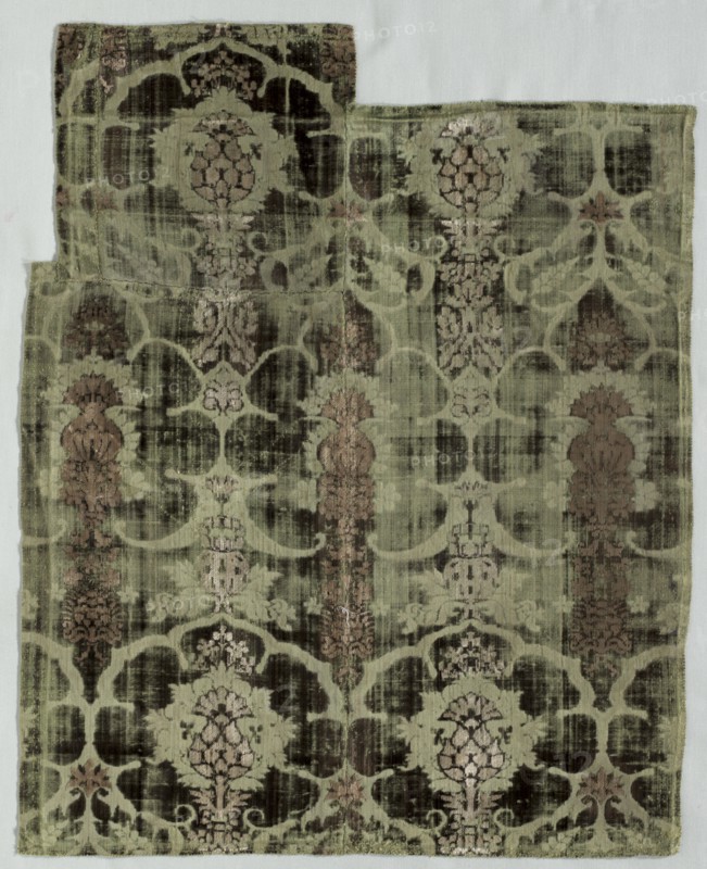 Velvet Fragment, 1400s. Italy, 15th century. Velvet (cut and voided); silk; overall: 61 x 53.3 cm (24 x 21 in.)
