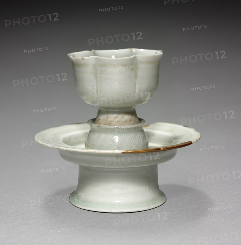 Cup and Stand, 900s-1100s. Korea, Goryeo period (918-1392). Pottery; diameter: 5.8 cm (2 5/16 in.); overall: 8 cm (3 1/8 in.).