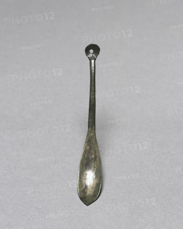 Spoon with Dual Heads, 918-1392. Korea, Goryeo period (918-1392). Bronze; overall: 7.5 cm (2 15/16 in.).