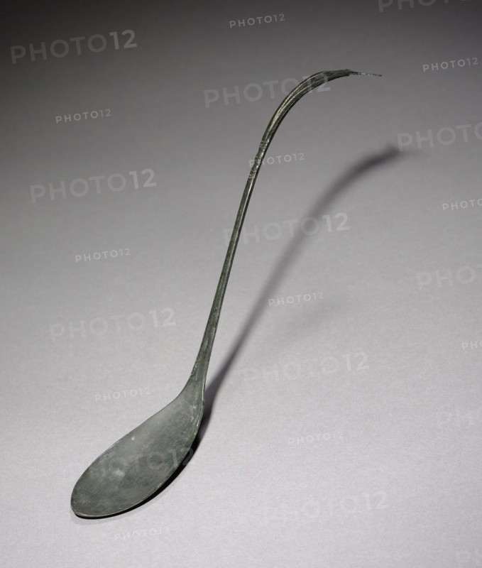 Spoon with Fish-Tail Design, 918-1392. Korea, Goryeo period (918-1392). Bronze; overall: 23.6 cm (9 5/16 in.).