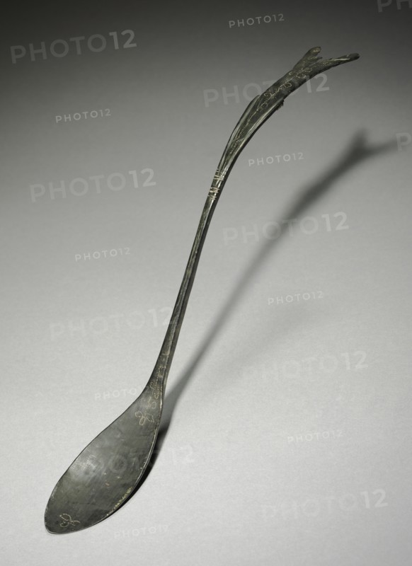 Spoon with Fish-Tail Design, 918-1392. Korea, Goryeo period (918-1392). Bronze; overall: 28.9 cm (11 3/8 in.).