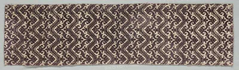Velvet Fragment, 1600-1640. Italy, 1st third of 17th century. Velvet (cut, uncut, and voided); silk; overall: 64.8 x 17.1 cm (25 1/2 x 6 3/4 in.)