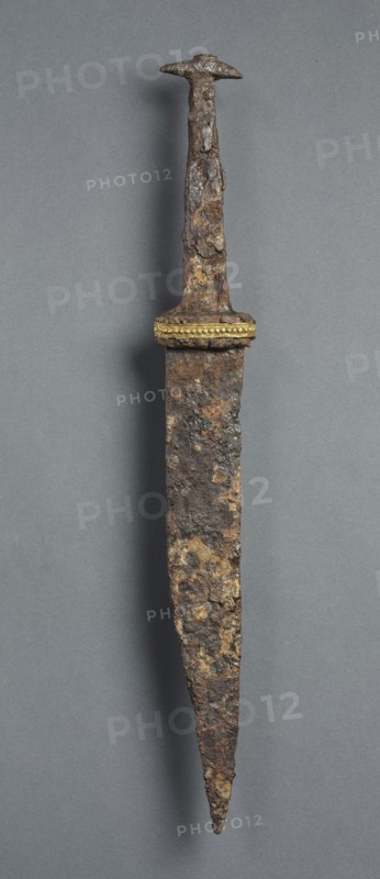 Single-Edged Knife (Scramasax), 600s. Frankish, Burgundy (?), Migration period, 7th century. Iron, copper, and gold foil; overall: 36.9 x 4.1 cm (14 1/2 x 1 5/8 in.)