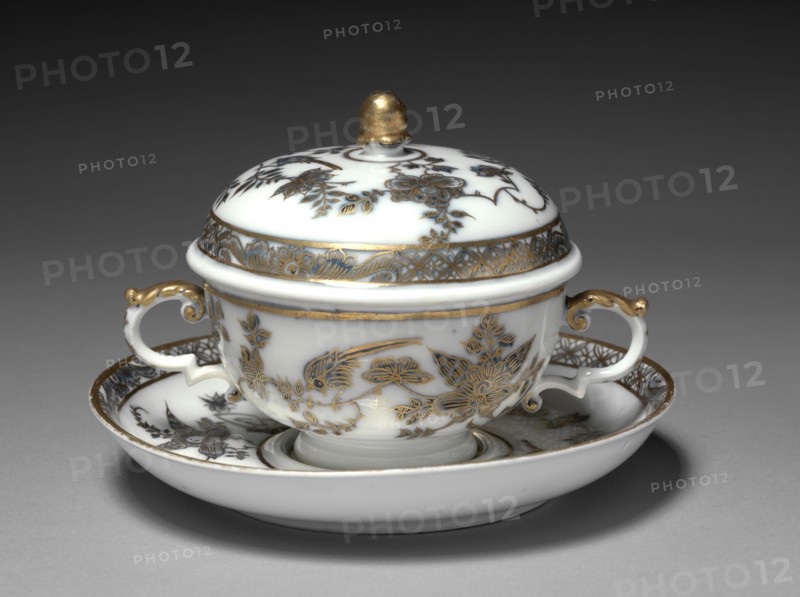 Covered Bowl and Dish, 1730-1740. Meissen Porcelain Factory (German). Gilt porcelain; overall: 10.5 x 14.6 cm (4 1/8 x 5 3/4 in.).