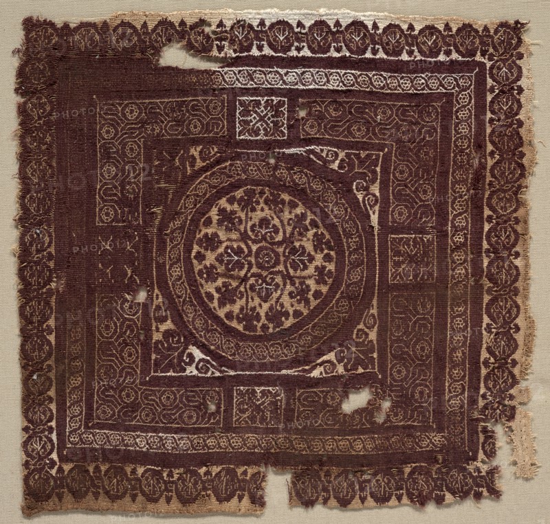 Ornament with Symbolic Interlacing Knots, 400s - 600s. Egypt, Byzantine period, 5th - 7th period. Tapestry weave with supplementary weftwrapping; undyed linen, dyed wool; overall: 26.1 x 25.1 cm (10 1/4 x 9 7/8 in.).