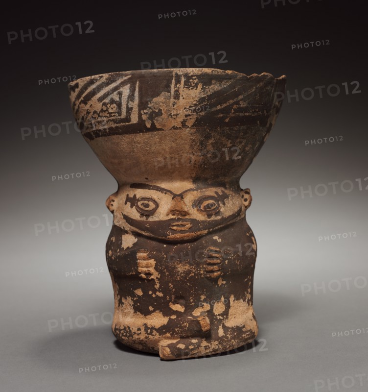 Bottle, 800-1150. Peru, Pachacamac, 9th-12th Century. Pottery; overall: 16.8 x 13.4 x 12.7 cm (6 5/8 x 5 1/4 x 5 in.).