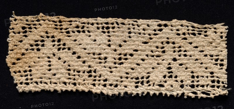 Fragment of a Band with Geometric Motif, 17th-18th century. Spain, 17th-18th century. Needle lace, filet/lacis (knotted ground and darned in two directions); bleached linen (est.); overall: 5.5 x 15.8 cm (2 3/16 x 6 1/4 in.)
