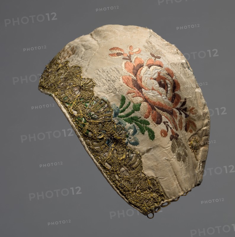 Cap, mid 1700s. France, Strasbourg, mid-18th century, Period of Louis XV. Corded silk damask and metallic thread, edge embroidered with gold lace; overall: 22.8 x 24.1 cm (9 x 9 1/2 in.)