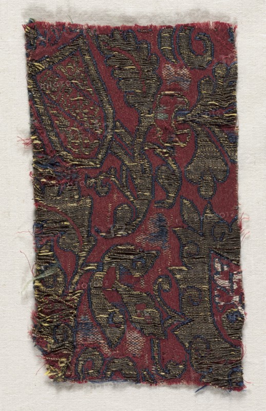 Textile Fragment, 15th century. Spain, Islamic period, 15th century. Lampas weave, satin; silk and gold; average: 15.5 x 8.5 cm (6 1/8 x 3 3/8 in.)