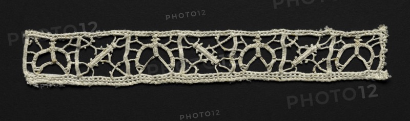 Needlepoint (Reticella) Lace Insertion, 17th century. Italy, 17th century. Lace, needlepoint: linen; overall: 3.2 x 22.2 cm (1 1/4 x 8 3/4 in.)