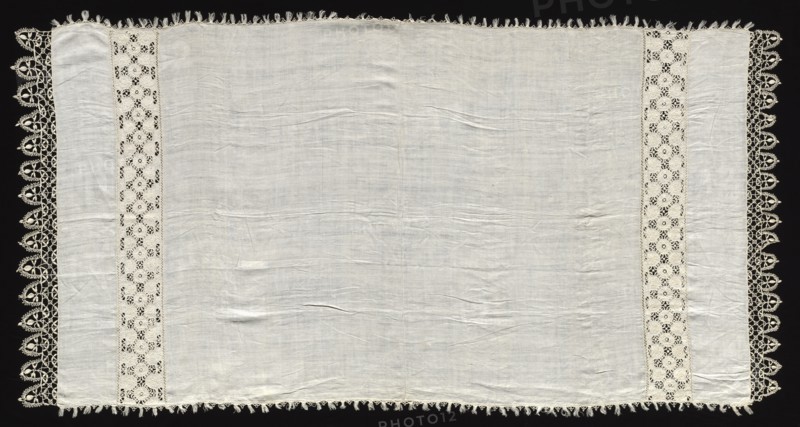 Needlepoint (Cutwork) and Bobbin Lace Cloth, 16th century. Italy, Genoa, 16th century. Lace, needlepoint and bobbin: linen; average: 92.4 x 177.2 cm (36 3/8 x 69 3/4 in.).