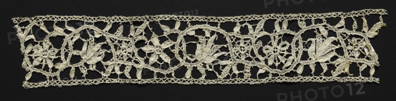 Needlepoint (Punto in aria) Lace Insertion, 16th-17th century. Italy, Venice, 16th-17th century. Lace, needlepoint; overall: 6.3 x 33.7 cm (2 1/2 x 13 1/4 in.)