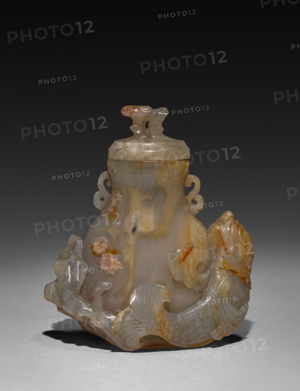 Vase, 1644-1912. China, Qing dynasty (1644-1911). Glass; overall: 10.2 cm (4 in.).