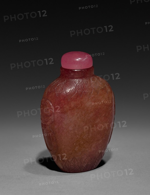 Snuff Bottle, 1644-1912. China, Qing dynasty (1644-1911). Glass; overall: 7.7 cm (3 1/16 in.).