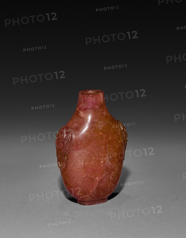 Snuff Bottle, 1644-1912. China, Qing dynasty (1644-1911). Glass; overall: 6.8 cm (2 11/16 in.).