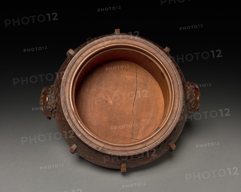 Tripod with Cover, late 1700s. China, Qing dynasty (1644-1911). Carved wood; diameter: 12 cm (4 3/4 in.); overall: 11 cm (4 5/16 in.).