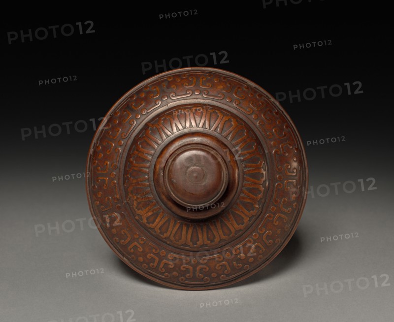 Tripod with Cover (lid), late 1700s. China, Qing dynasty (1644-1911). Carved wood; diameter: 12 cm (4 3/4 in.); overall: 11 cm (4 5/16 in.).