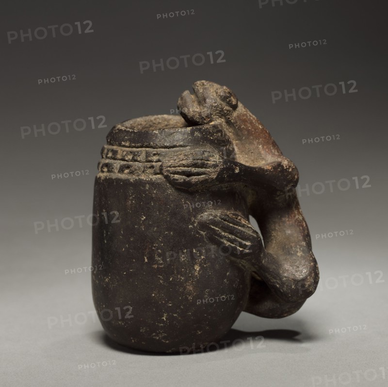 Jar, before 1921. Colombia. Pottery; diameter: 8.4 cm (3 5/16 in.); overall: 9.6 cm (3 3/4 in.).