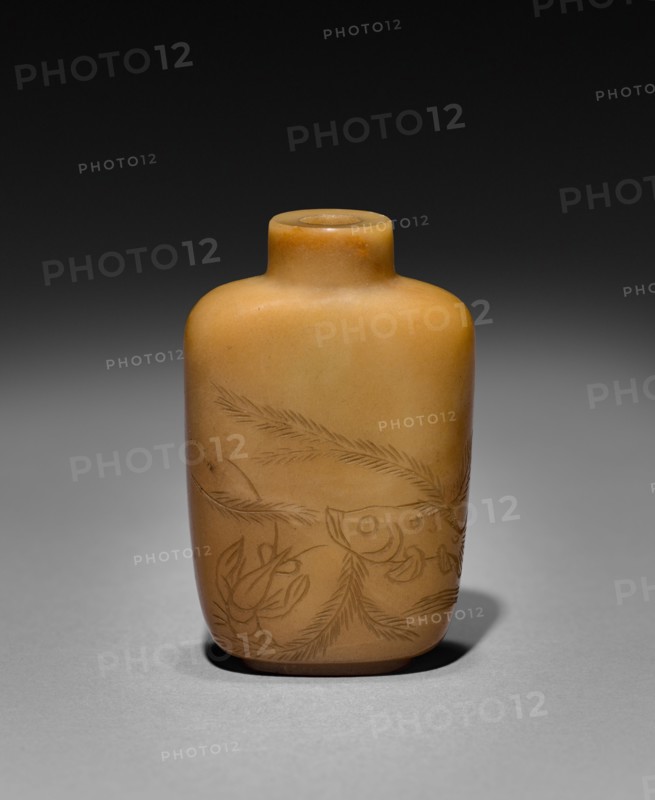Snuff Bottle, 19th Century. China, Qing dynasty (1644-1911). Glass; overall: 5.8 cm (2 5/16 in.).