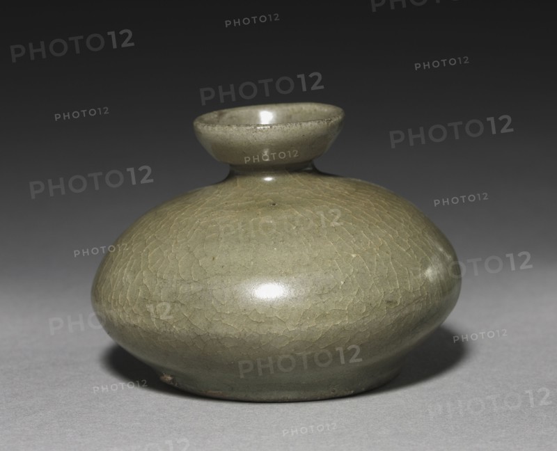 Oil Bottle, 1100s. Korea, Goryeo period (918-1392). Pottery; diameter: 7.9 cm (3 1/8 in.); overall: 5.4 cm (2 1/8 in.).