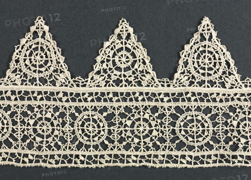 Needlepoint (Reticella) Lace Insertion and Edging, 16th century. Italy, 16th century. Lace, needlepoint; average: 19.7 x 333.4 cm (7 3/4 x 131 1/4 in.)