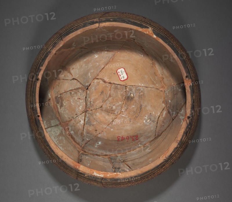 Geometric Pyxis, 700s BC. Greece, 8th century BC. Earthenware; diameter: 30.1 cm (11 7/8 in.); overall: 17.7 cm (6 15/16 in.).